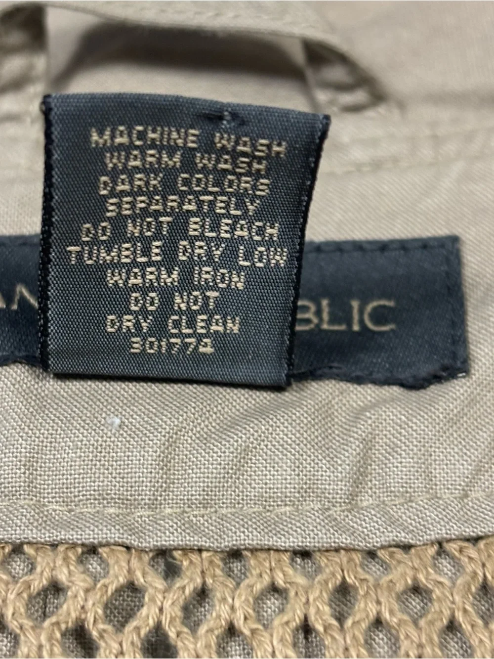 VTG Banana Republic Safari Vest Men's Small Fishing Travel Photography Hunting